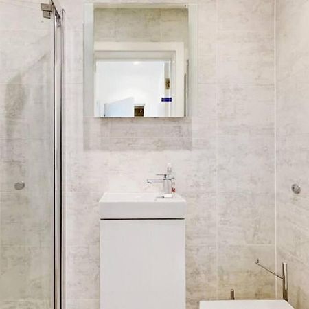 Stylish 2Bed2Bath Flat 4Min From Tube Station Villa Londra Exterior foto