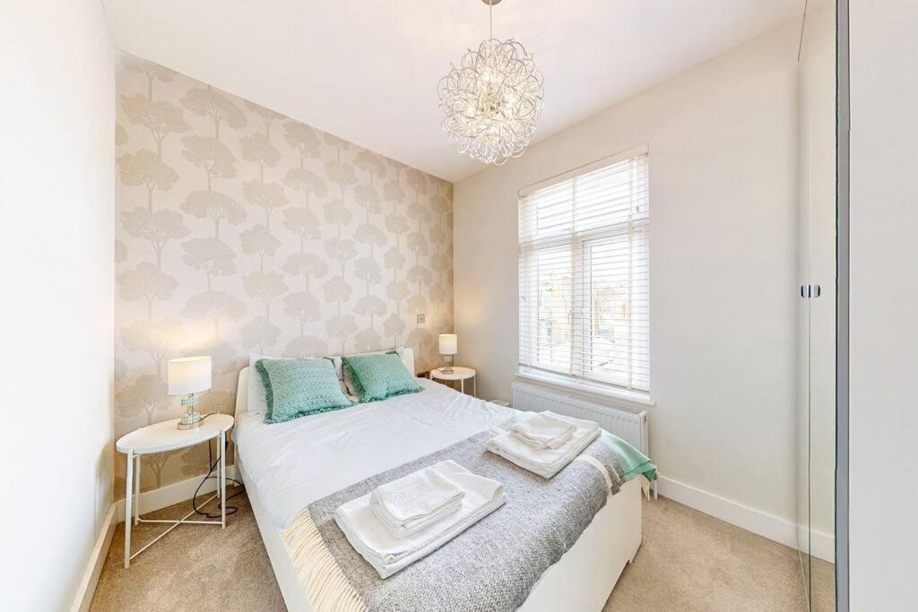 Stylish 2Bed2Bath Flat 4Min From Tube Station Villa Londra Exterior foto